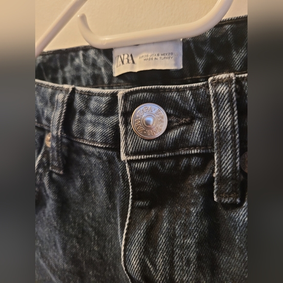 ZARA High Wasted Dark Wash Mom Jeans - Picture 3 of 5